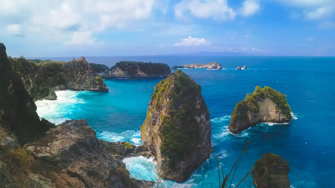 Panoramic Paradise - Behold the Magnificence of Thousand Islands Viewpoint on Nusa Penida