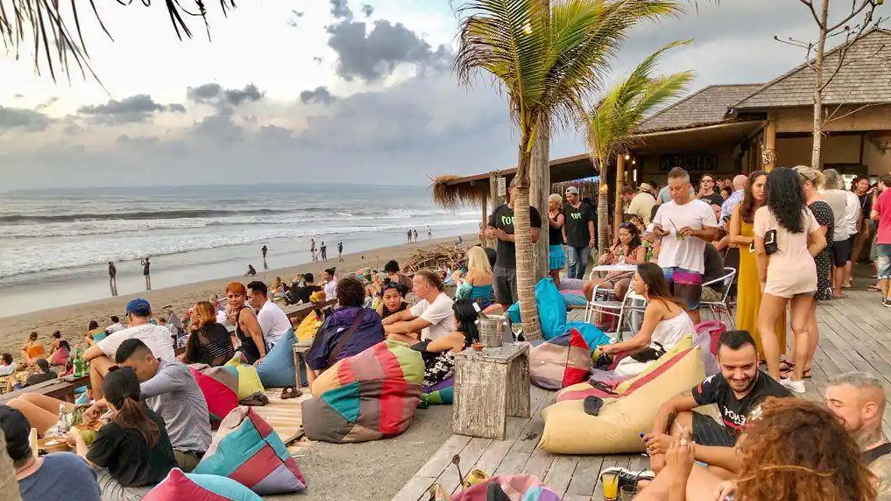 Sipping in Style - Indulging in Beachfront Bliss at Seminyak's Vibrant Beach Bars
