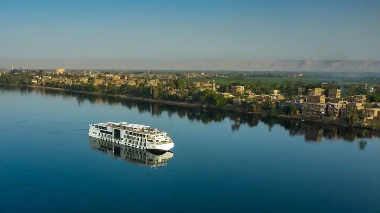 Navigate the Nile River, Egypt